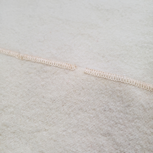 VINTAGE US NAVY Blanket WWII Wool Blanket Cream With Blue Stripe White Letters - Picture 8 of 8